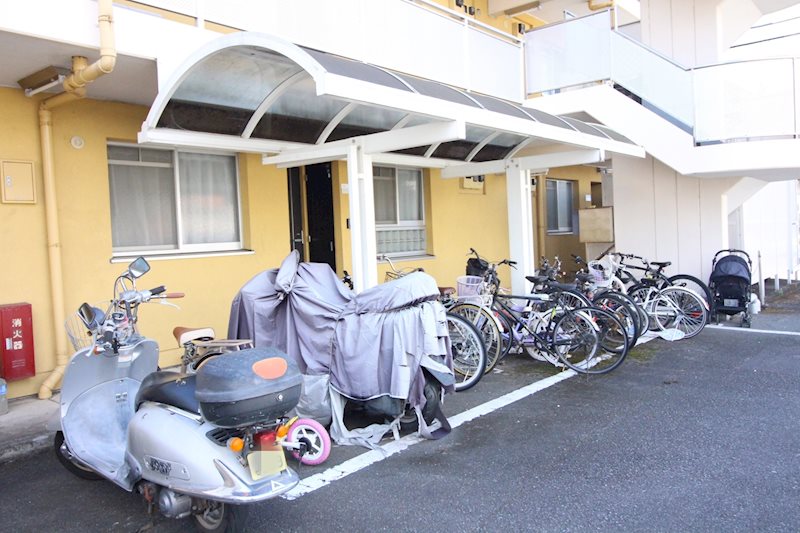 コーポしろかね 駐輪場