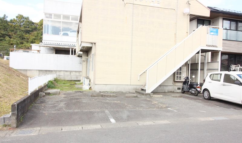 サンハイツ 駐車場