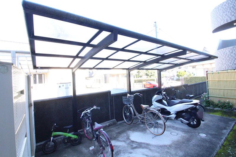 クレアトゥール 駐輪場