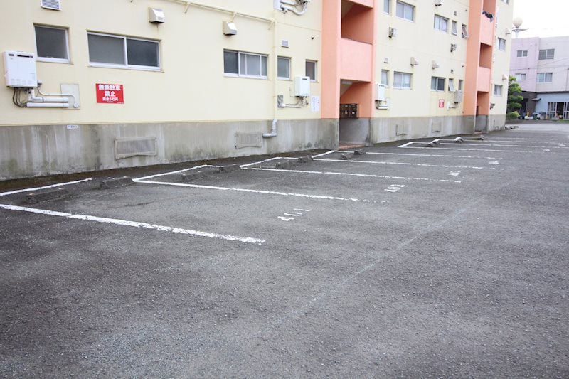 ダイマルハイツ徳倉 駐車場