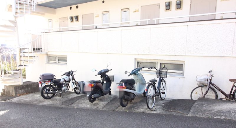 ヴィラ松沢Ｂ 駐輪場