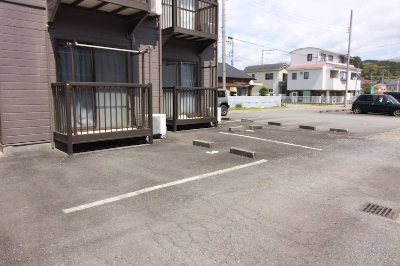 エステイト51 駐車場