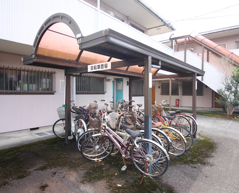 ペアシティ榊 駐輪場