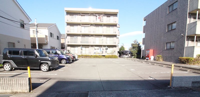 メゾンデンベイα 駐車場