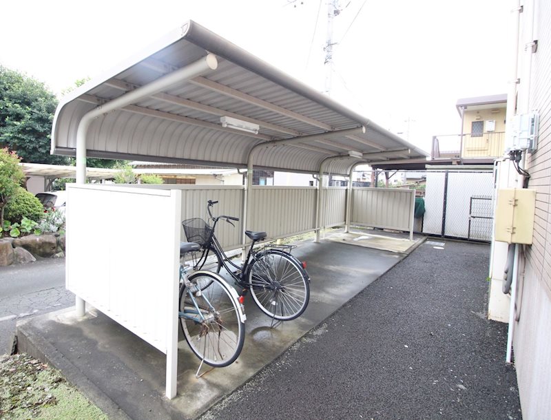 リーラ・コート 駐輪場