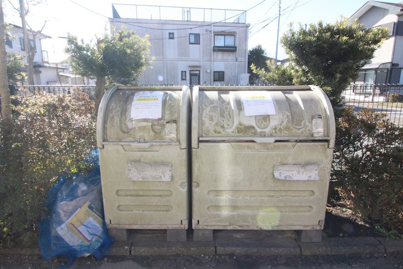 ハイクレスト ゴミ置き場