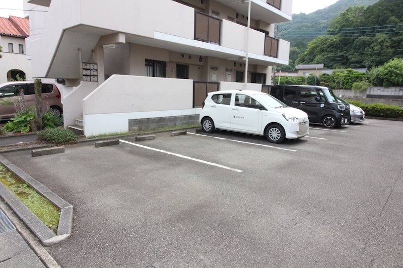 セゾンＭＴ 駐車場