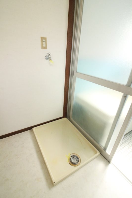 新井アパート 洗濯機置き場