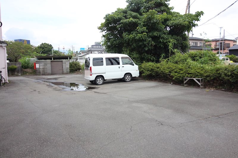 レスパーニャよしのB 駐車場