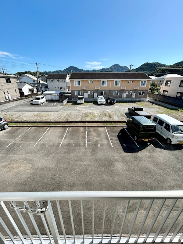 メゾンリヴェール 駐車場